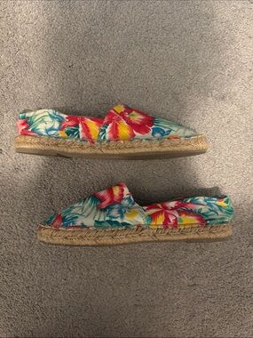 Mossimo Floral Espadrille Slip-On Shoes - Women's Tropical Print size 7
